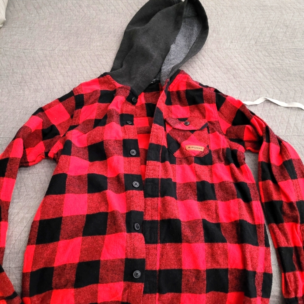 Rip zone buffalo plaid shirt with hood
